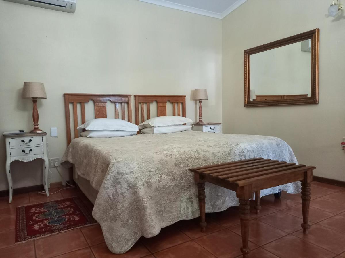 Avondrust Guest House Graaff-Reinet Esterno foto